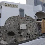 Aura Caves 4*