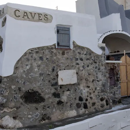 Aura Caves 4*