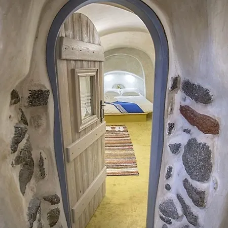 Aura Caves *