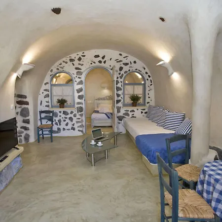 Aura Caves Fira (Santorini)