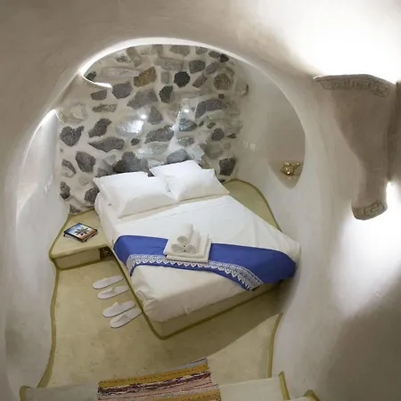 Aura Caves Fira (Santorini)